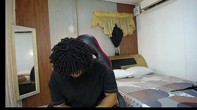 Snapshot of black_king_241 chatting on February 6, 2026, 3:13 am black king 241 online show from February 6, 2026, 3:13 am