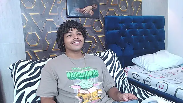 Snapshot of black_king_241 chatting on October 5, 2025, 3:19 am black king 241 online show from October 5, 2025, 3:19 am