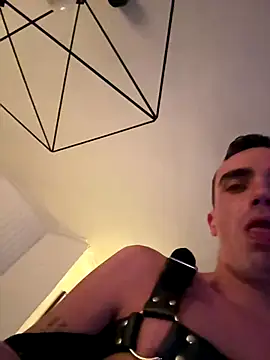 Chaud06 french online show from November 6, 2025, 1:42 am