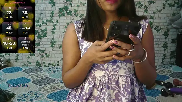 Snapshot of Trishna_love chatting on October 6, 2025, 6:19 pm Trishna love online show from October 6, 2025, 6:19 pm