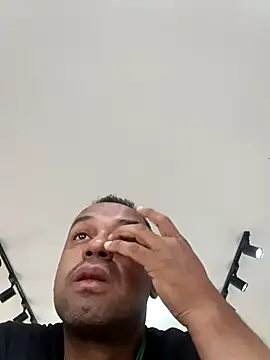 Snapshot of elnegro707070 chatting on November 10, 2025, 11:04 am elnegro707070 online show from November 10, 2025, 11:04 am