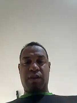 Snapshot of elnegro707070 chatting on November 21, 2025, 10:47 am elnegro707070 online show from November 21, 2025, 10:47 am