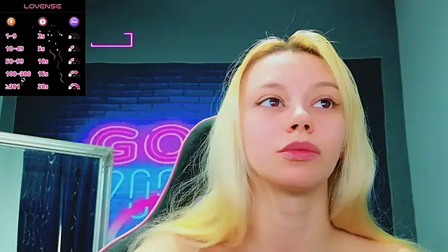 AlessiaCroft online show from March 18, 2026, 5:10 am