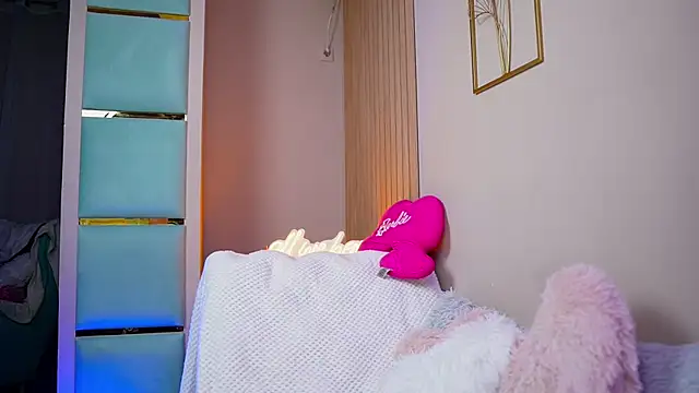 Snapshot of SabrinaJade chatting on December 14, 2025, 7:03 am SabrinaJade online show from December 14, 2025, 7:03 am