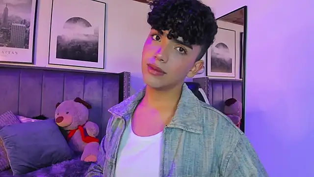 Niick Twink online show from October 18, 2025, 9:06 pm