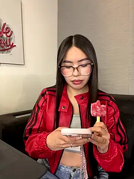 Cristina pinkk online show from December 2, 2025, 12:55 am