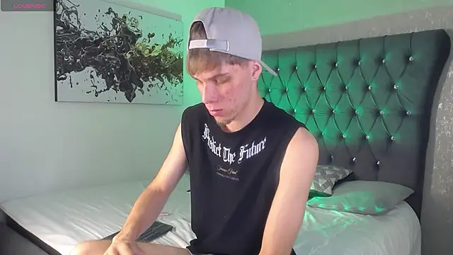 Robbin Blaze online show from April 16, 2026, 4:57 am