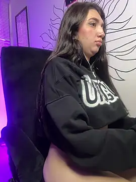 Snapshot of Mia__Gray chatting on April 16, 2026, 9:39 pm Mia Gray online show from April 16, 2026, 9:39 pm