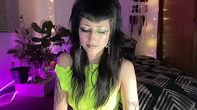 Snapshot of ELENA_UMBRA chatting on February 14, 2026, 12:44 am ELENA UMBRA online show from February 14, 2026, 12:44 am