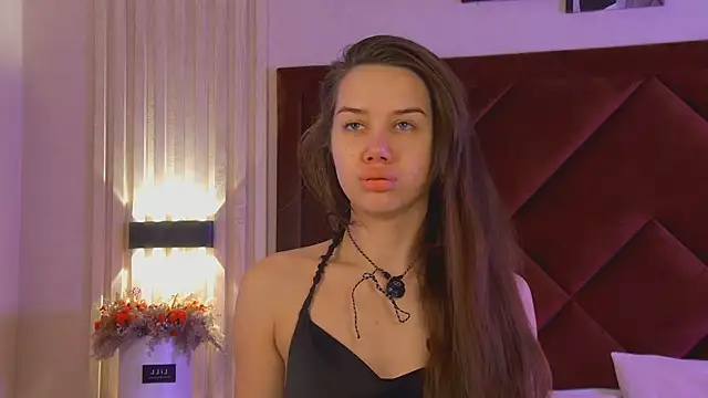 StacyHarland online show from November 22, 2025, 5:39 am