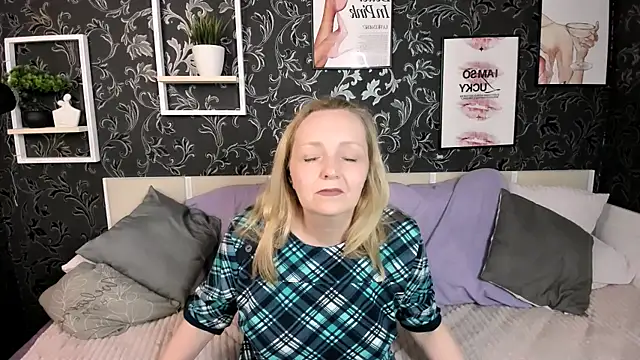 Karen Villis online show from May 24, 2026, 11:54 am