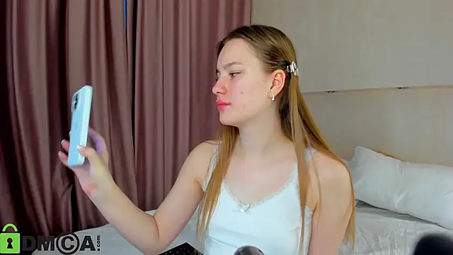 Candy Cansew online show from October 23, 2025, 1:04 am