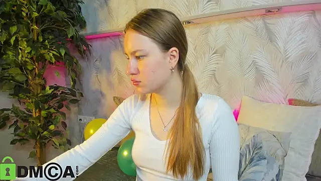 Candy Cansew online show from October 3, 2025, 12:58 am