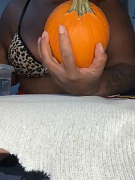 RoyalQueen2u online show from September 24, 2025, 12:29 am