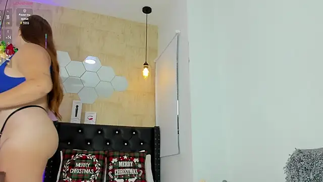 Snapshot of valentina-diiaz chatting on December 5, 2025, 2:15 pm valentina-diiaz online show from December 5, 2025, 2:15 pm