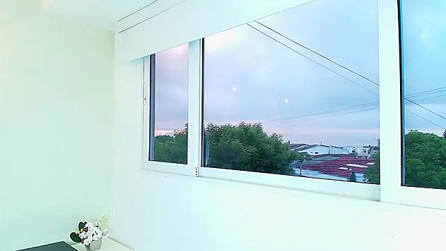  Victoria Collins online show from September 22, 2025, 11:05 am