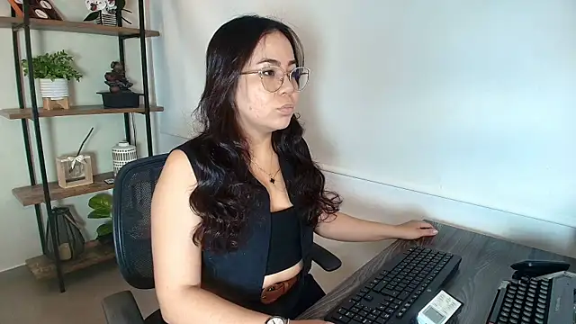  Victoria Collins online show from March 28, 2026, 11:44 am