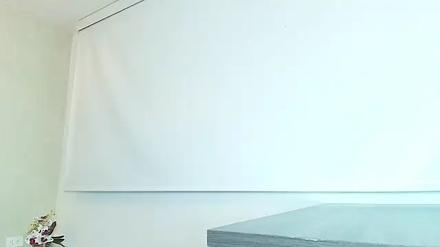  Victoria Collins online show from October 9, 2025, 11:00 am