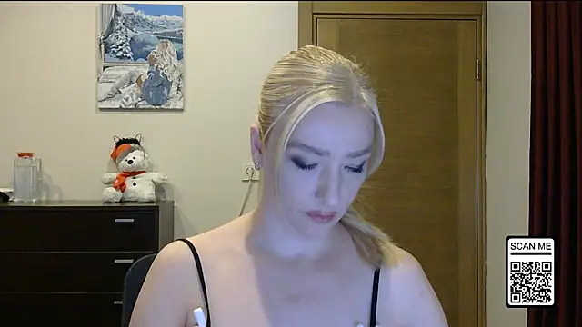 Snapshot of Wild_Silk_Desire chatting on November 23, 2025, 2:38 pm Wild Silk Desire online show from November 23, 2025, 2:38 pm