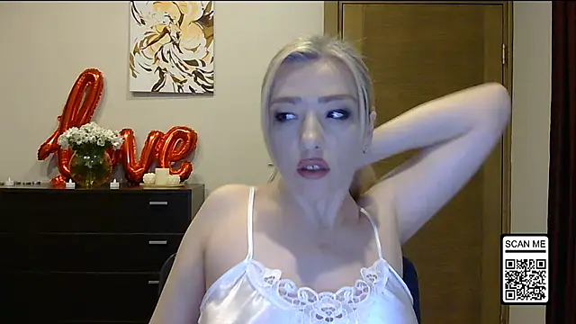 Snapshot of Wild_Silk_Desire chatting on February 24, 2026, 5:36 pm Wild Silk Desire online show from February 24, 2026, 5:36 pm