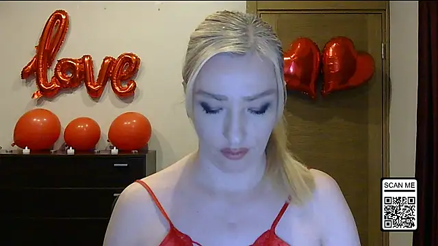 Snapshot of Wild_Silk_Desire chatting on February 16, 2026, 4:05 pm Wild Silk Desire online show from February 16, 2026, 4:05 pm