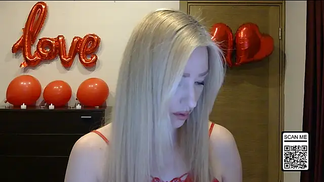 Snapshot of Wild_Silk_Desire chatting on February 14, 2026, 4:18 pm Wild Silk Desire online show from February 14, 2026, 4:18 pm