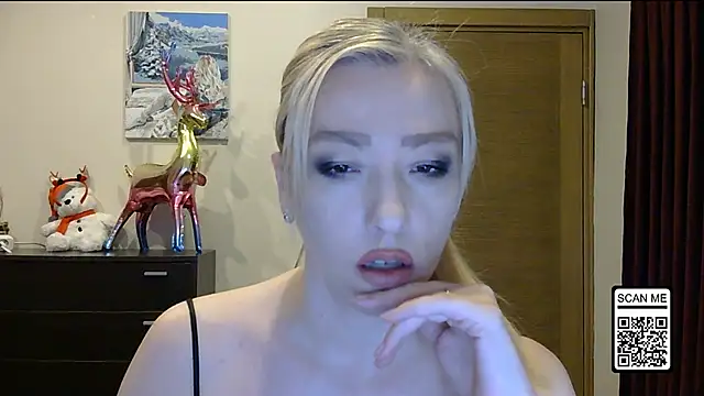 Snapshot of Wild_Silk_Desire chatting on December 22, 2025, 3:01 pm Wild Silk Desire online show from December 22, 2025, 3:01 pm