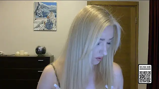 Snapshot of Wild_Silk_Desire chatting on February 3, 2026, 4:01 pm Wild Silk Desire online show from February 3, 2026, 4:01 pm