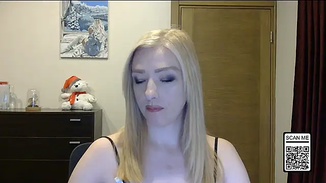 Snapshot of Wild_Silk_Desire chatting on January 11, 2026, 8:43 am Wild Silk Desire online show from January 11, 2026, 8:43 am