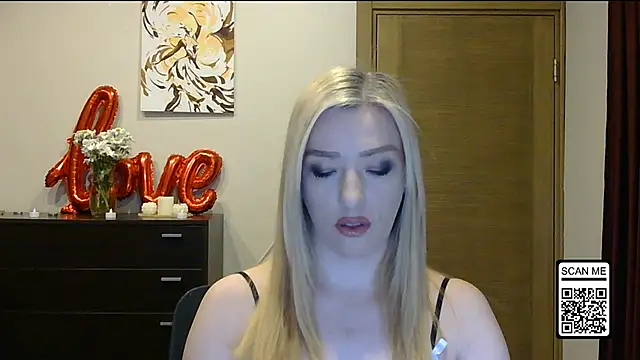 Snapshot of Wild_Silk_Desire chatting on February 28, 2026, 3:55 pm Wild Silk Desire online show from February 28, 2026, 3:55 pm