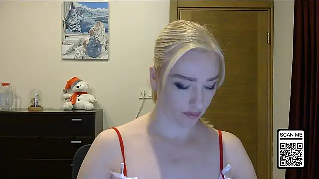 Snapshot of Wild_Silk_Desire chatting on January 12, 2026, 8:43 am Wild Silk Desire online show from January 12, 2026, 8:43 am