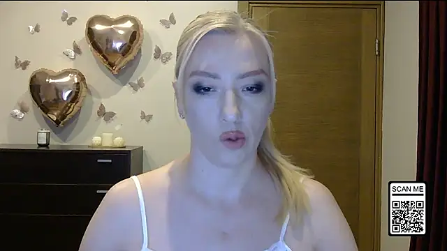 Snapshot of Wild_Silk_Desire chatting on May 31, 2026, 2:45 pm Wild Silk Desire online show from May 31, 2026, 2:45 pm