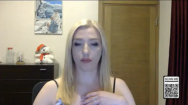 Snapshot of Wild_Silk_Desire chatting on January 13, 2026, 1:37 pm Wild Silk Desire online show from January 13, 2026, 1:37 pm