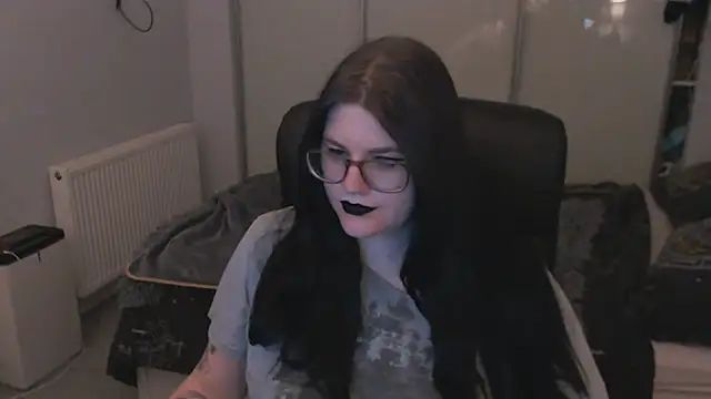 GothSuccubusBabe online show from June 10, 2026, 1:07 am