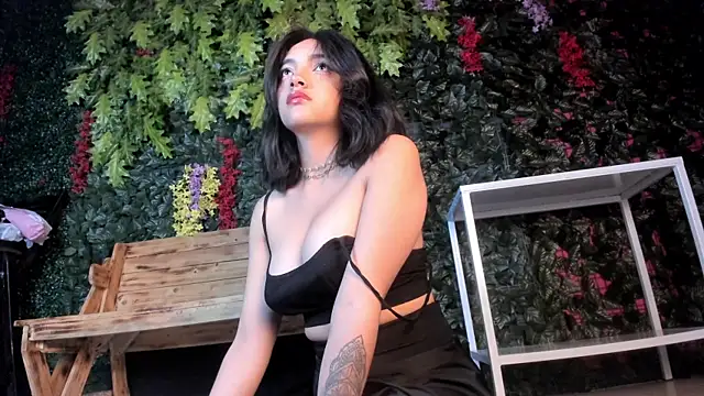 Victoriaa2 Doll online show from October 19, 2025, 1:03 pm