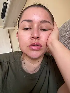 IvannaDivina online show from April 20, 2026, 8:28 am