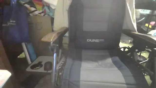 Snapshot of Lovyourpuss chatting on April 4, 2026, 9:32 pm Lovyourpuss online show from April 4, 2026, 9:32 pm