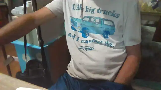 Snapshot of Lovyourpuss chatting on March 21, 2026, 6:34 pm Lovyourpuss online show from March 21, 2026, 6:34 pm