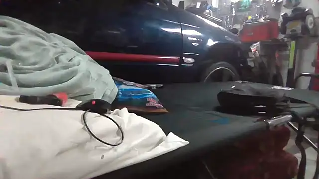 Snapshot of Lovyourpuss chatting on February 15, 2026, 2:45 am Lovyourpuss online show from February 15, 2026, 2:45 am