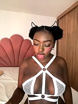 alissradiante1 online show from November 6, 2025, 1:20 am