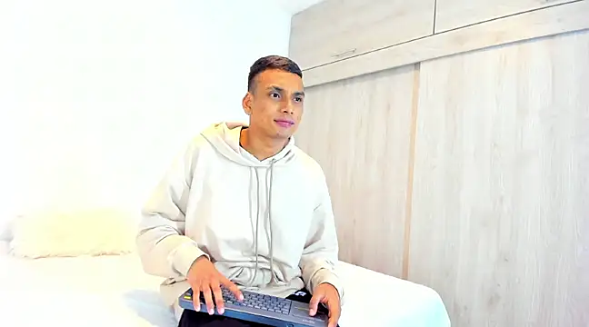 Snapshot of LUCIFER_BIG0501 chatting on March 22, 2025, 3:09 am LUCIFER BIG0501 online show from March 22, 2025, 3:09 am