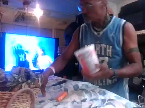 badboy2u2025 online show from April 12, 2026, 2:48 am