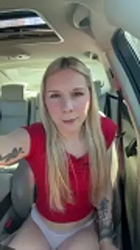 Snapshot of SabrinaRosed chatting on April 20, 2026, 11:35 am SabrinaRosed online show from April 20, 2026, 11:35 am