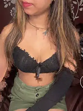 Snapshot of Scarlett_1819 chatting on February 19, 2026, 5:43 pm Scarlett 1819 online show from February 19, 2026, 5:43 pm