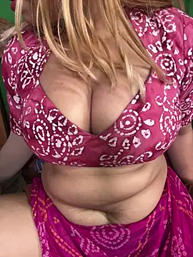 Snapshot of CANDY-3 chatting on April 6, 2026, 4:46 am CANDY-3 online show from April 6, 2026, 4:46 am