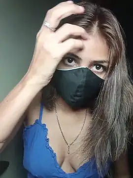 Isha Sax online show from November 17, 2025, 7:23 am