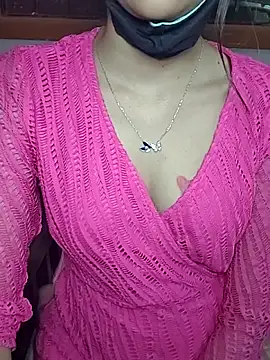 Isha Sax online show from February 9, 2026, 8:07 pm