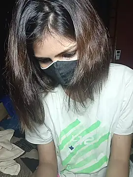 Isha Sax online show from October 27, 2025, 8:21 pm