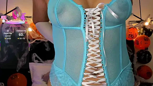 niia7 online show from October 31, 2025, 6:26 pm