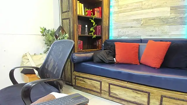 MarcusBlack  online show from May 22, 2026, 1:31 pm